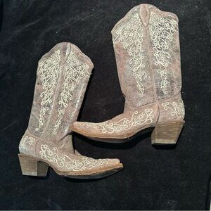 Corral Vintage Embroidered Western Cowboy Boots - Brown and Cream 8